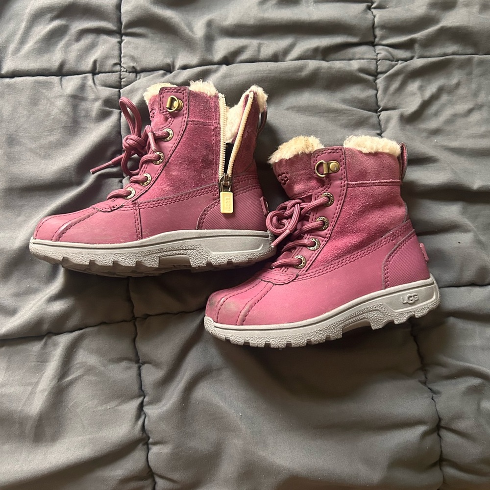 UGG Mauve Boots with Cream Lining